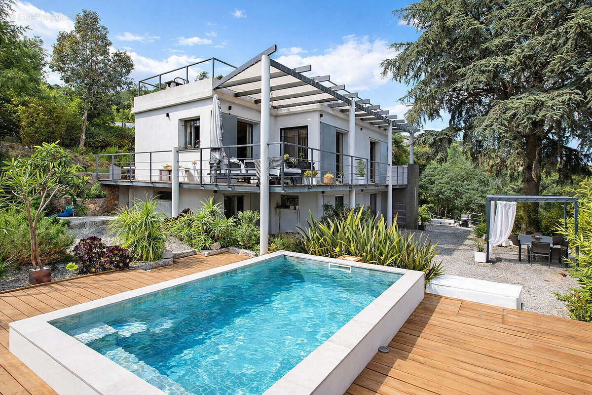 Maison à MANDELIEU-LA-NAPOULE