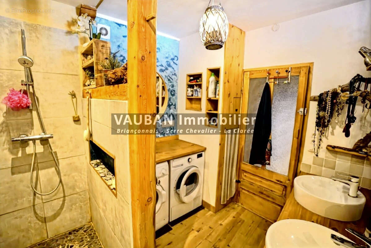 Deux appartements T4 + T2 & Greniers aménageables + Cave - photo 8