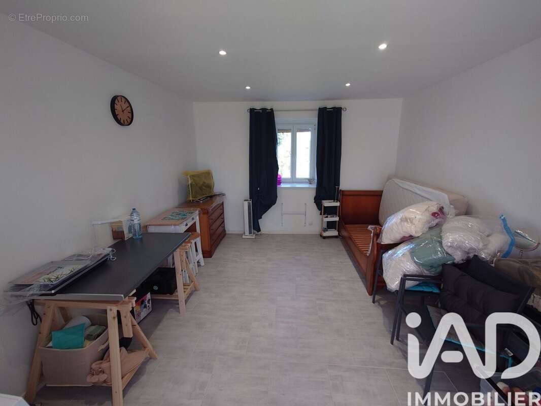 Maison 69 m² à Brigueil-Le-Chantre  - photo 2