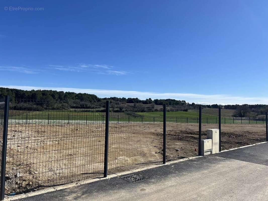 Terrain à AIGUES-VIVES