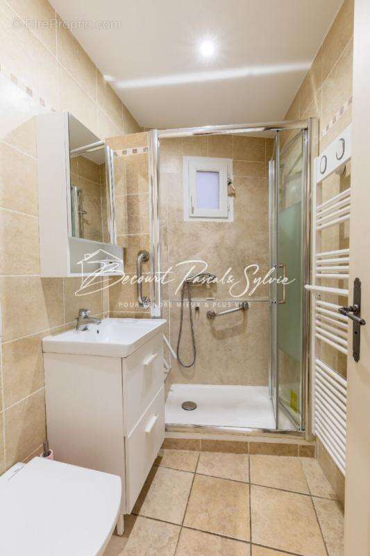 Maison à SAINT-SATURNIN-LES-AVIGNON