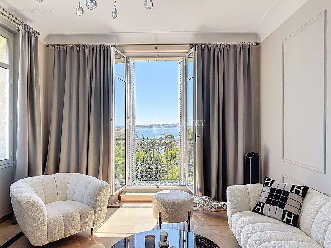 Vente Appartement Bourgeois Vue Mer à Cannes - photo 2