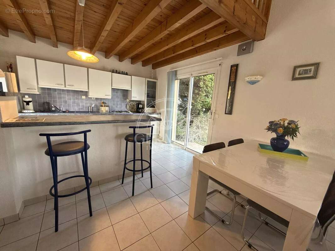 Maison à L&#039;ISLE-SUR-LA-SORGUE