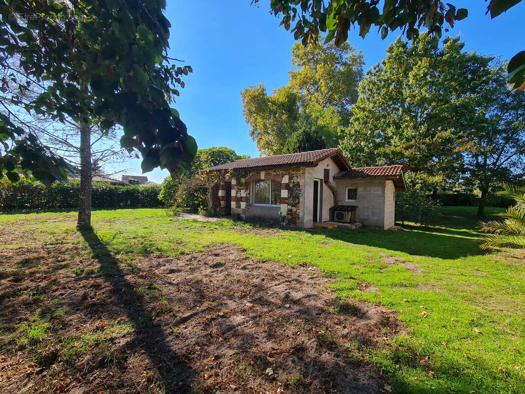 Maison à SAUGNACQ-ET-MURET