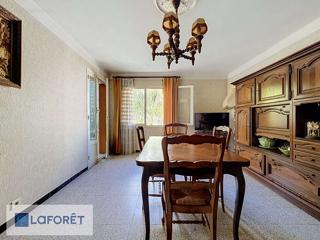 Appartement à SIX-FOURS-LES-PLAGES