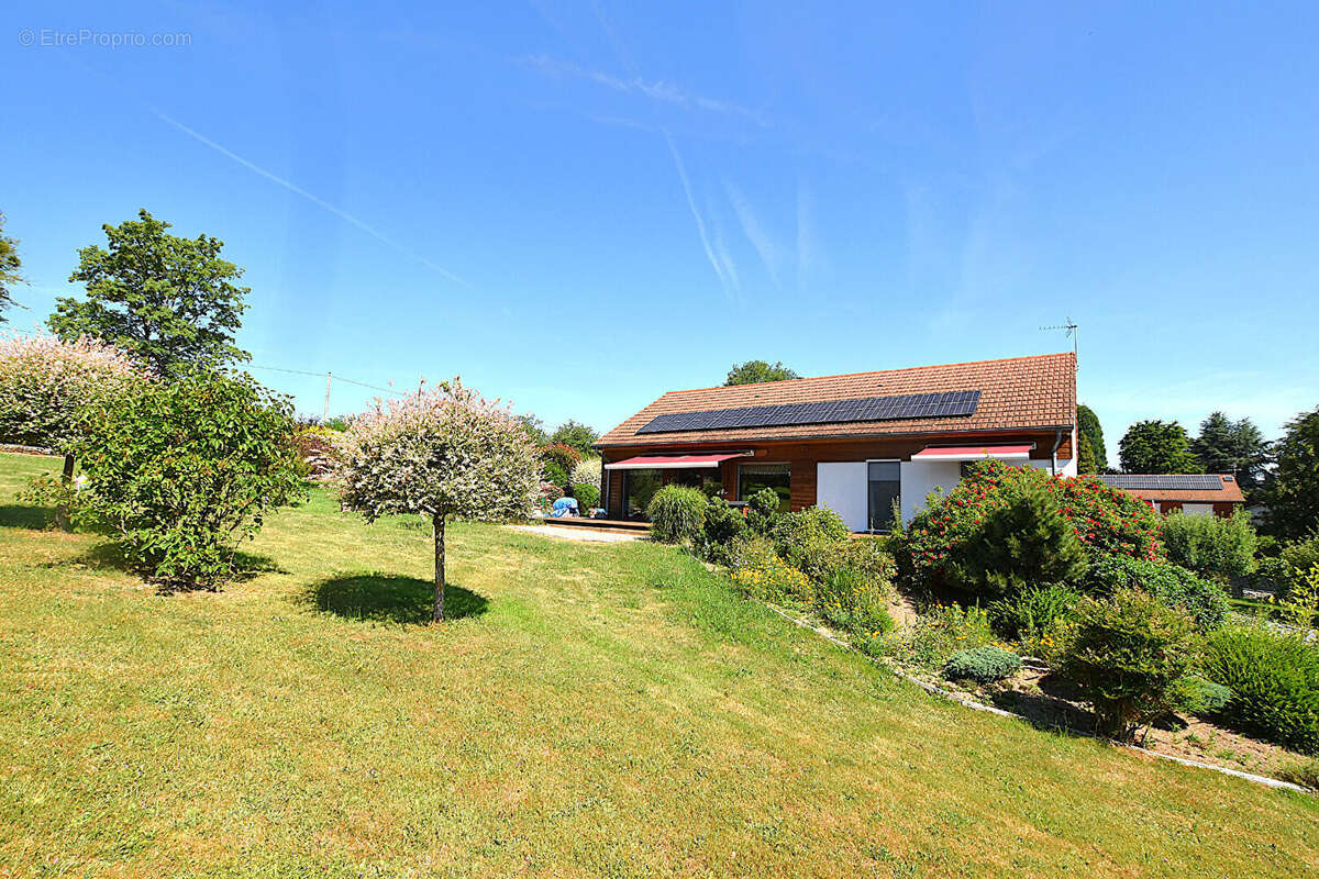 Maison à LA CHAPELLE