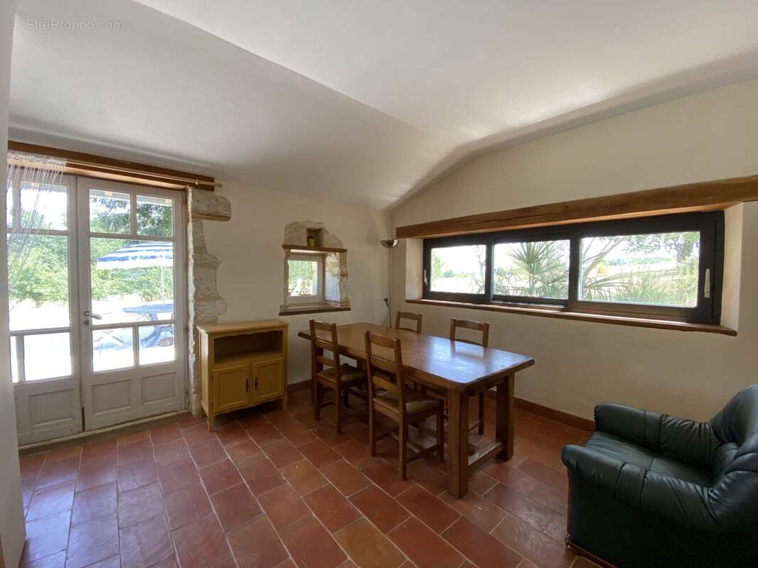 Maison 211 m² à Jegun  - photo 8
