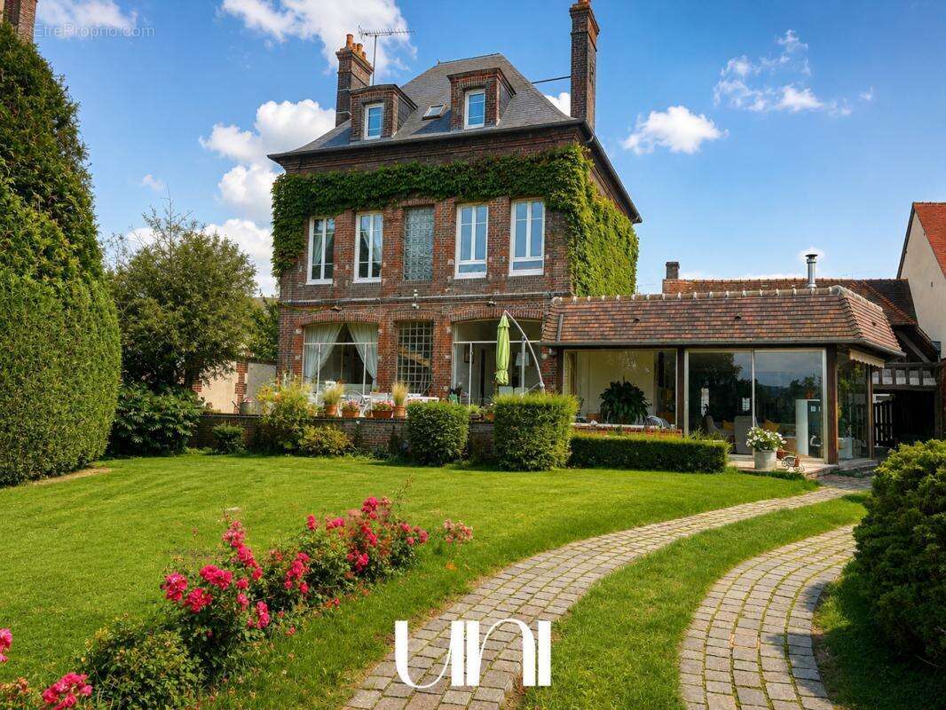Maison à MEZIDON-CANON