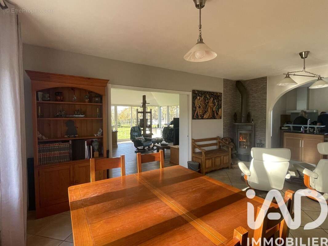 Maison 197 m² à Tredrez-Locquemeau  - photo 6