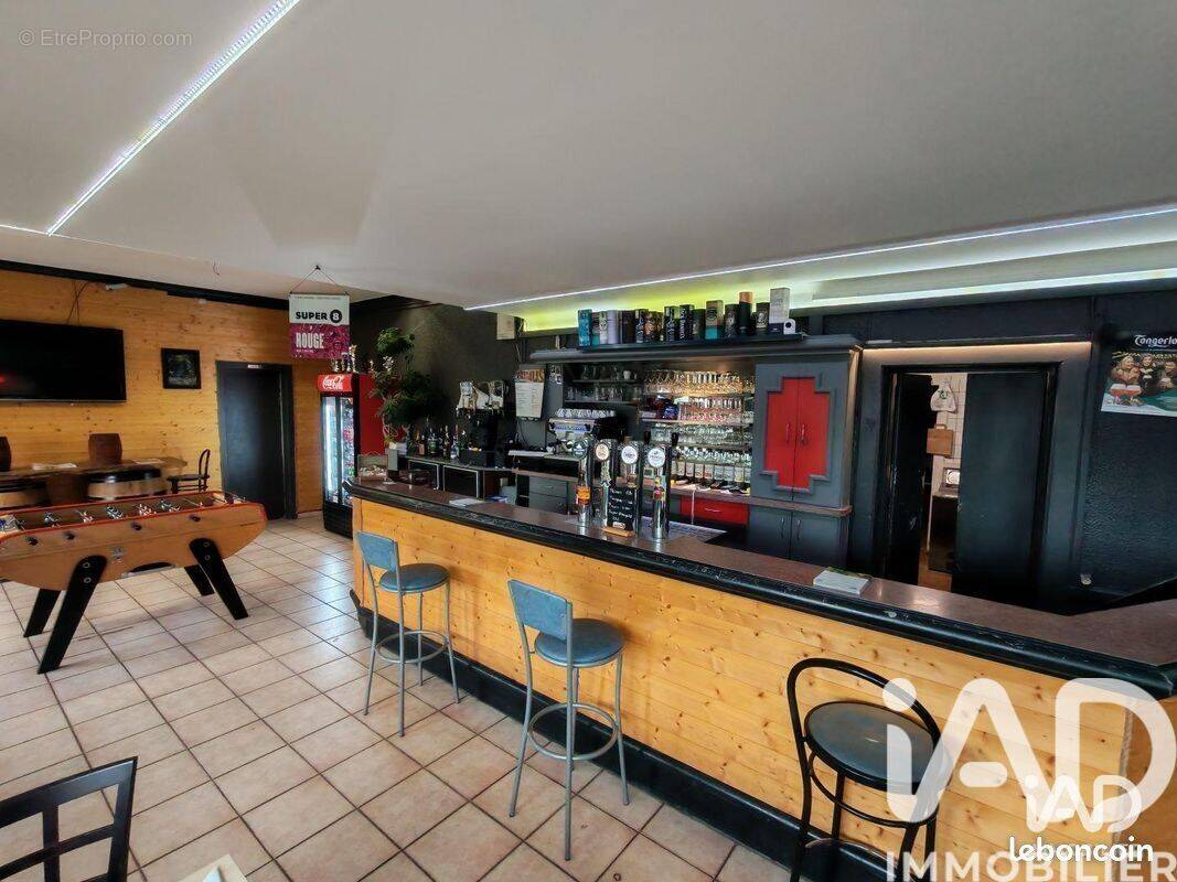 Photo 1 - Commerce à SAULNY