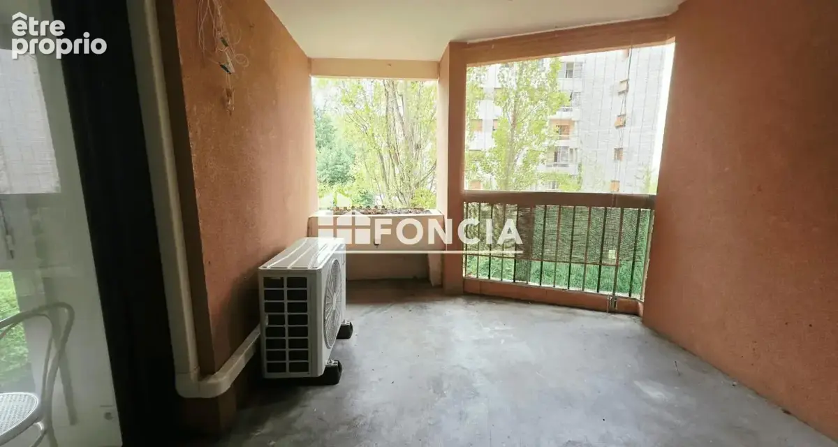 Aix-en-Provence, Copropriété La Viveraie, 1er étage avec ascenseur, T2 récemment rénové de 50m2, avec terrasse de 10,54m2 - photo 2