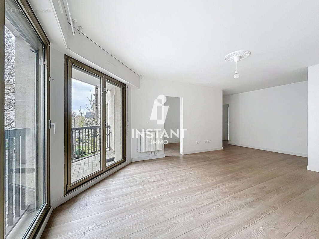 Appartement à CHARENTON-LE-PONT