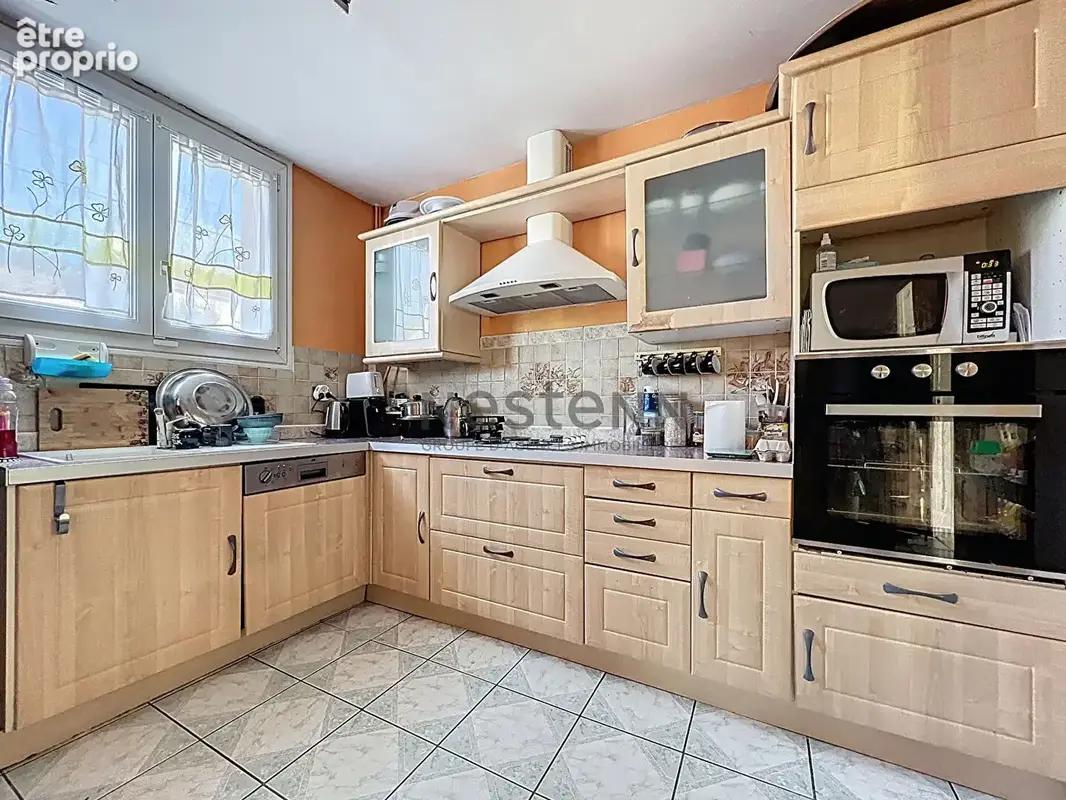 Maison spacieuse à Villeneuve-Saint-Georges, Idéale Famille Nombreuse ou Investisseur - photo 10