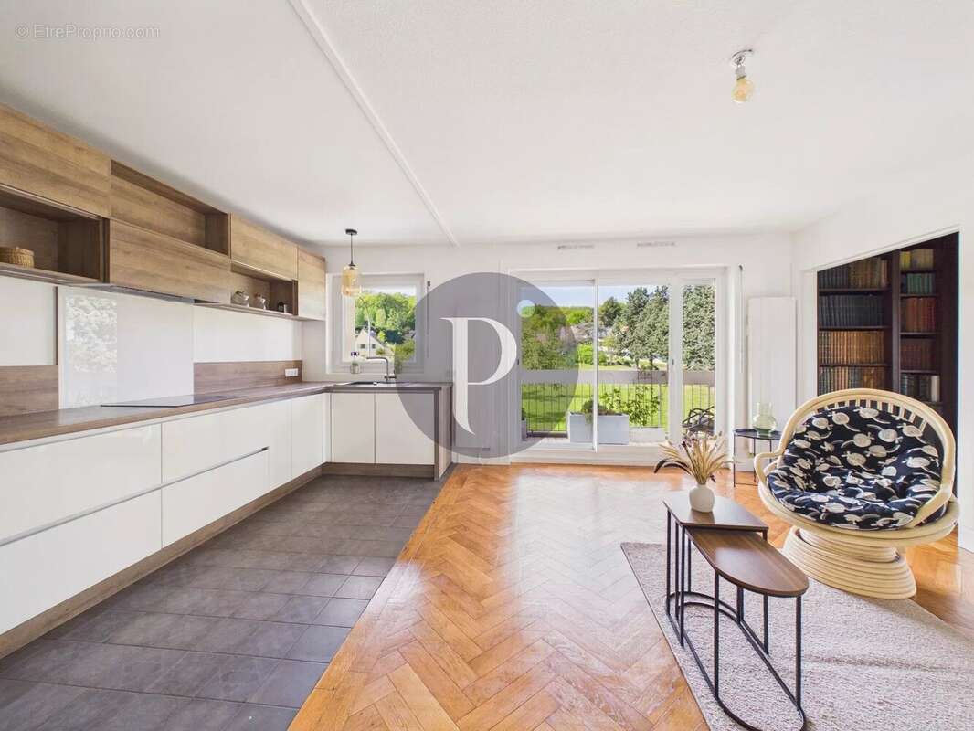 Appartement à VERRIERES-LE-BUISSON