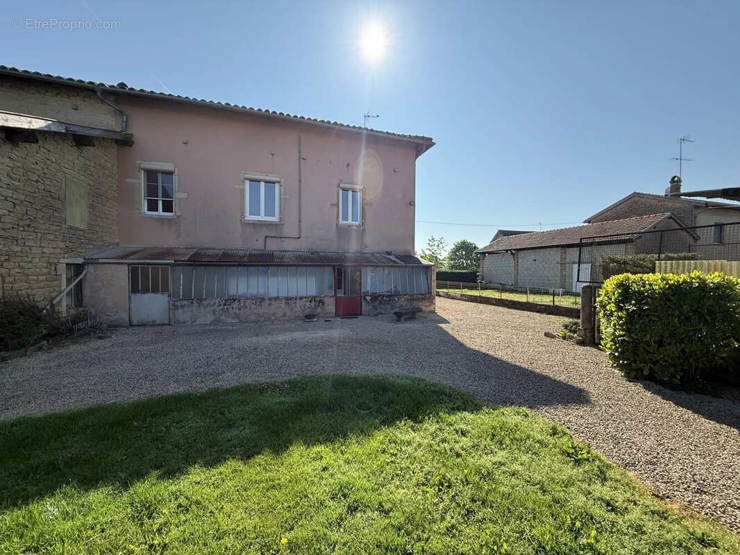 Appartement à SENOZAN