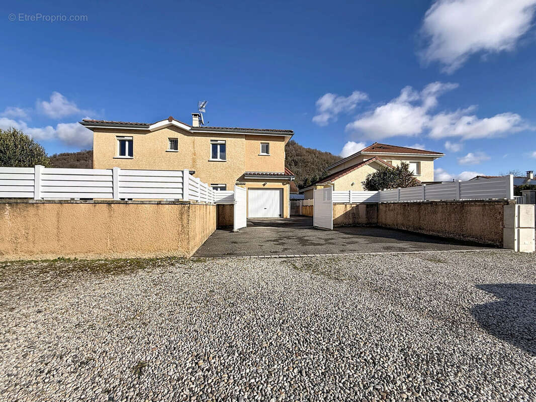 Photo 2 - Maison à SAINT-SAVIN