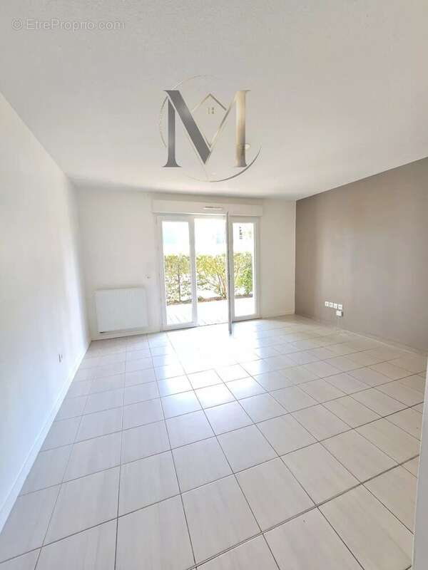 Appartement à LONS