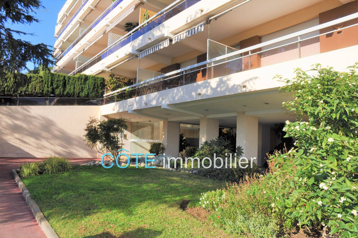 Appartement 80 m² à Antibes  - photo 2