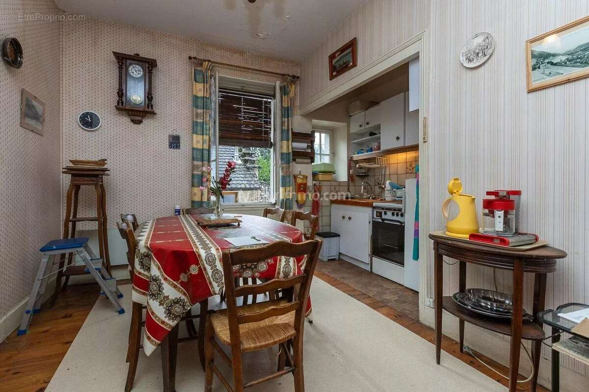 Maison à VIRIEU-LE-GRAND