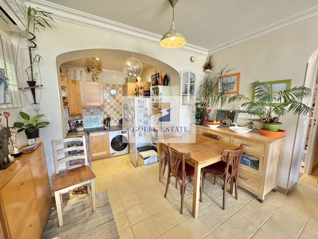 Appartement à LA CROIX-VALMER