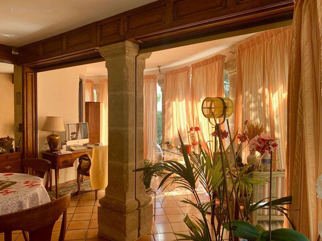 Maison à ENSUES-LA-REDONNE