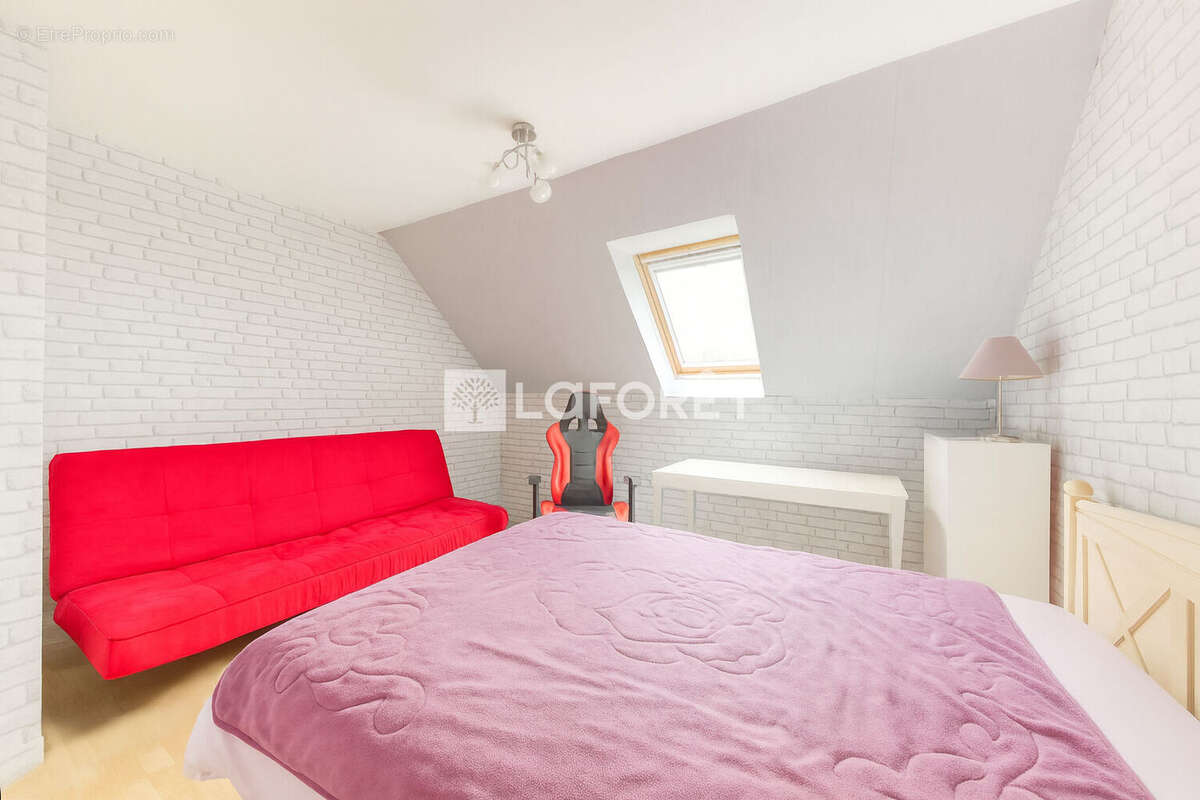 Maison à OZOIR-LA-FERRIERE