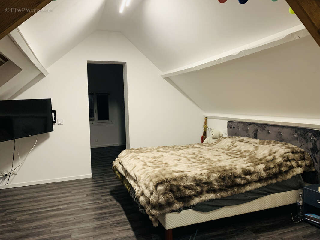 Maison à VILLETHIERRY