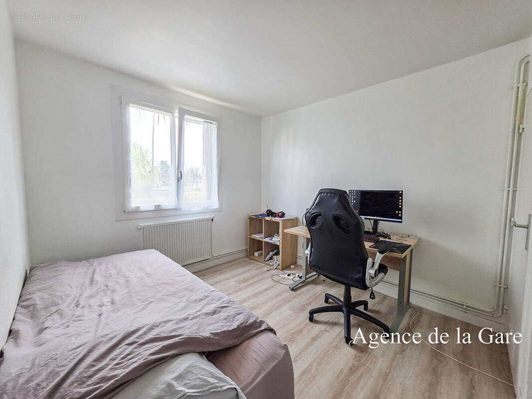 Appartement à LE MESNIL-LE-ROI