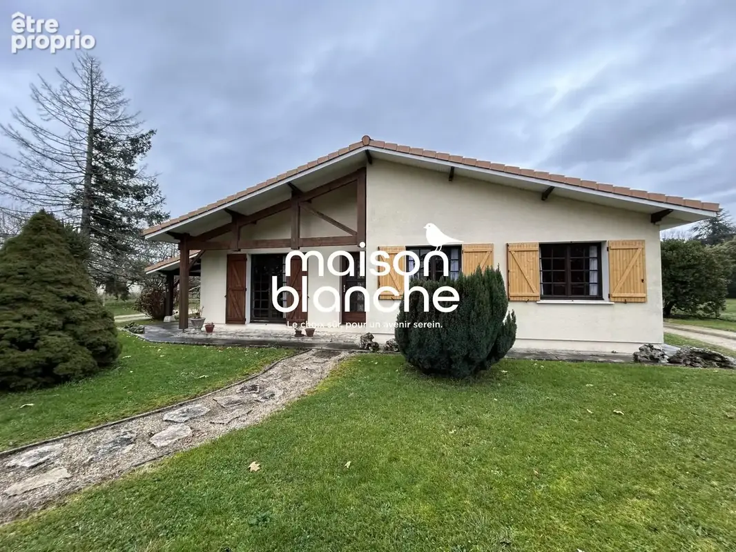 Photo Maison à Les Eglisottes-Et-Chalaures au prix de 160 000€