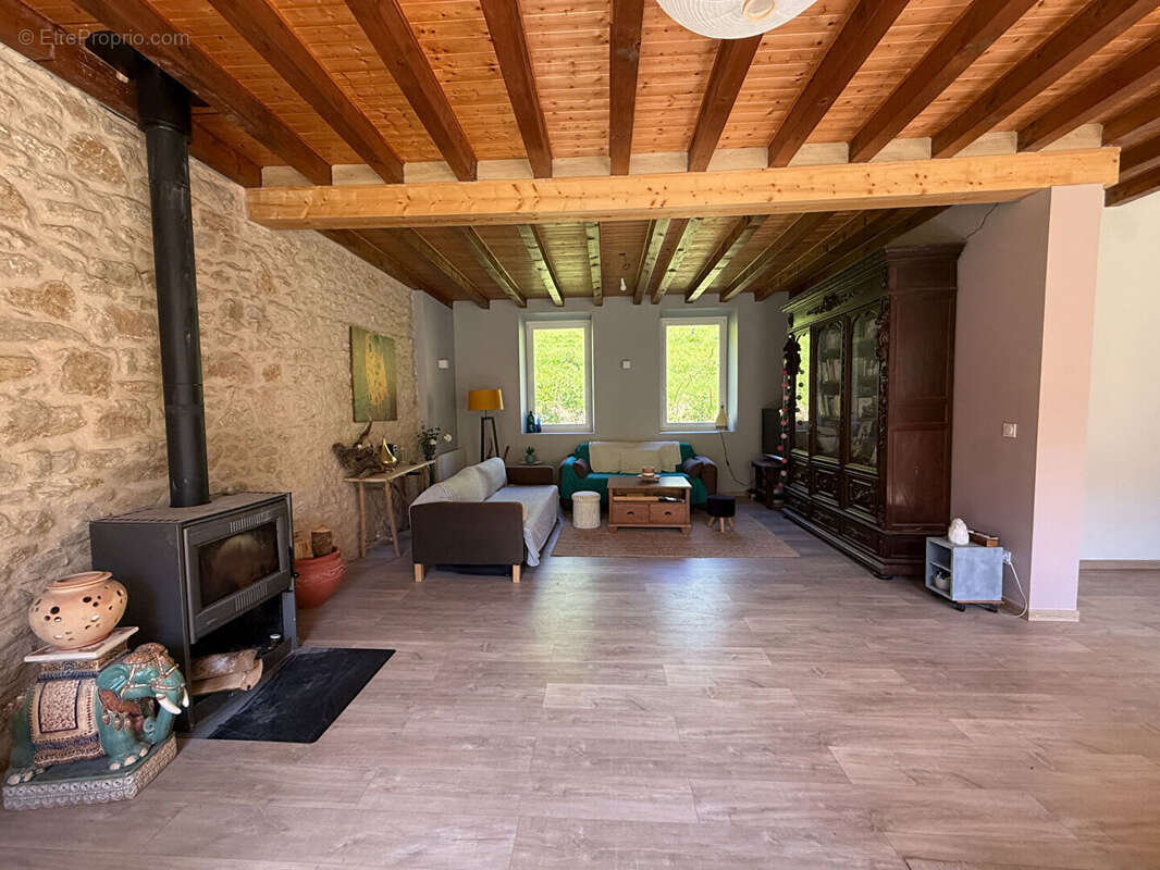 Maison à CHAMPFROMIER