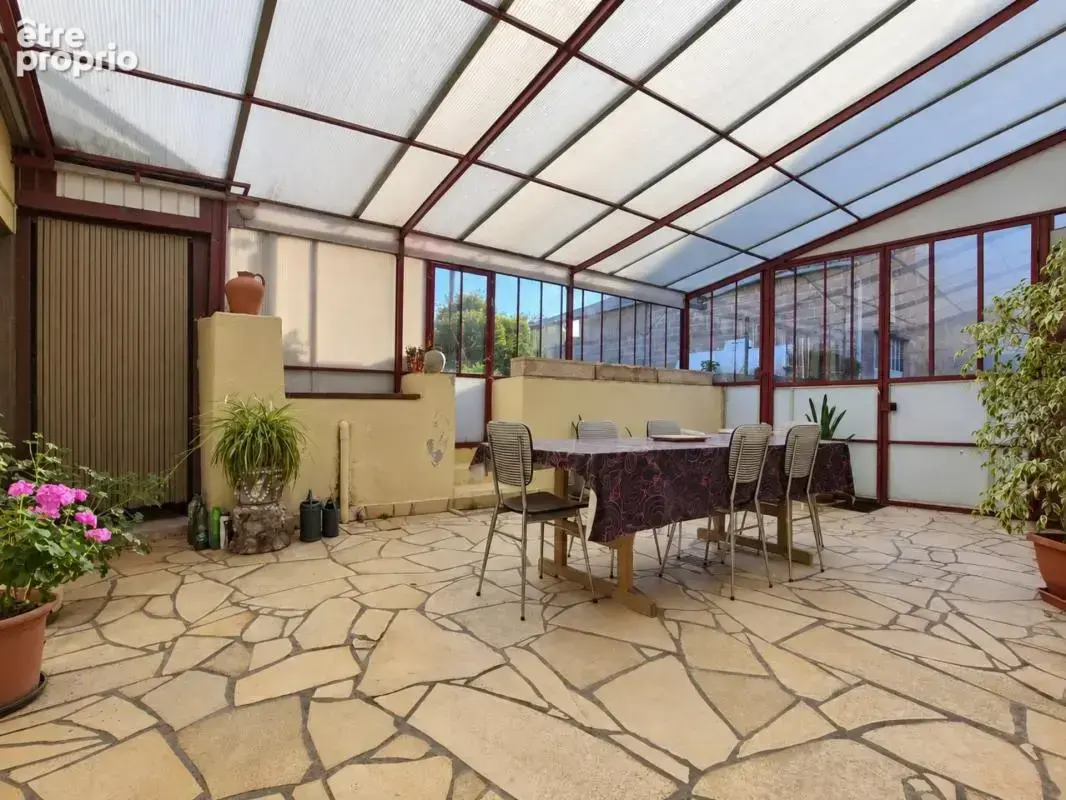  Maison de caractère aux multiples possibilités – Cœur de Saint-Laurent-de-Céris - photo 11