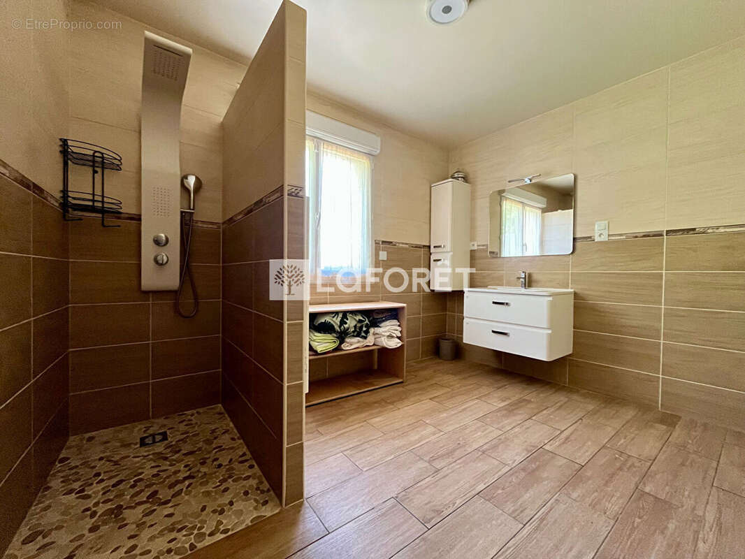 Maison à CIRES-LES-MELLO