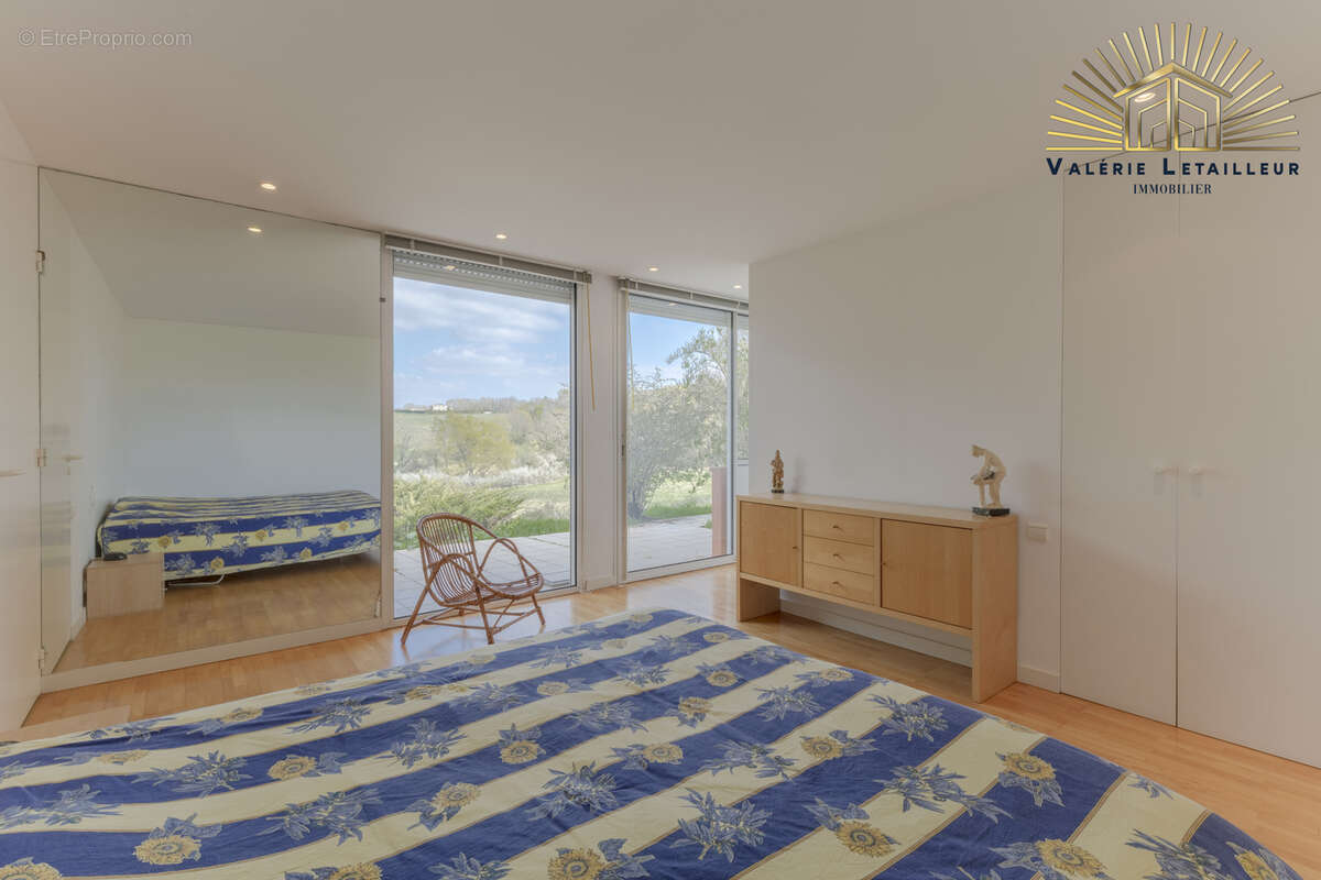 Maison à BEYCHAC-ET-CAILLAU