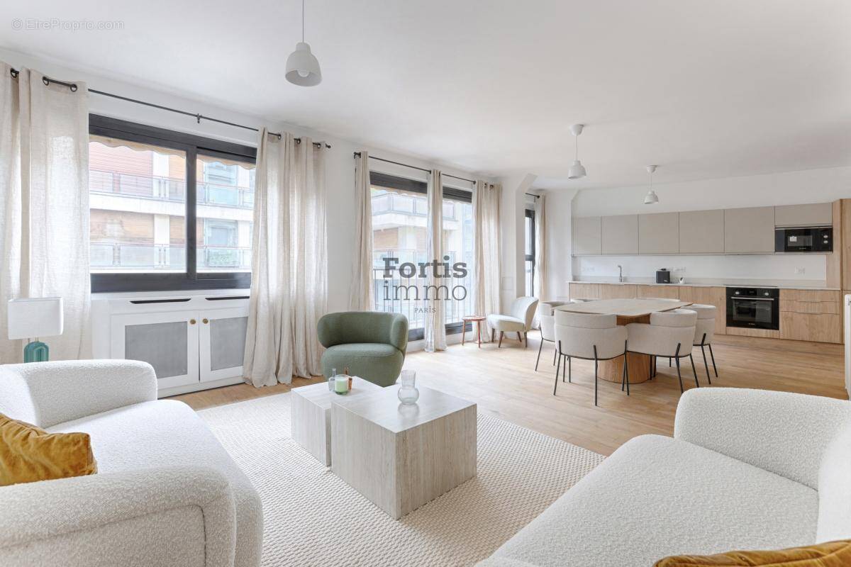 Appartement à PARIS-16E