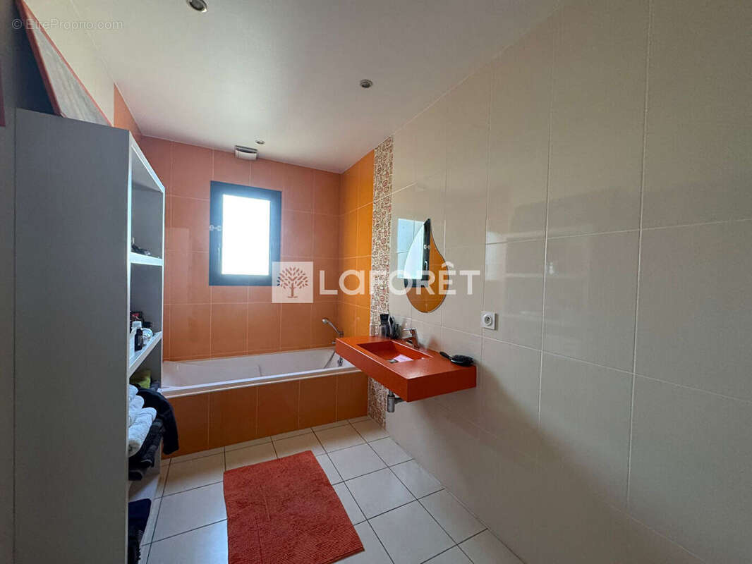 Maison à VILLENEUVE-DE-LA-RAHO