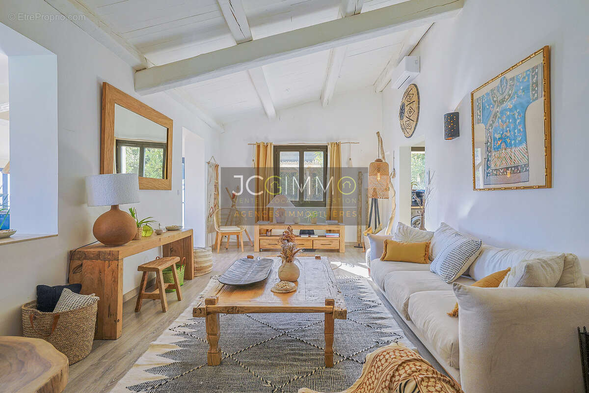 Maison à CARQUEIRANNE