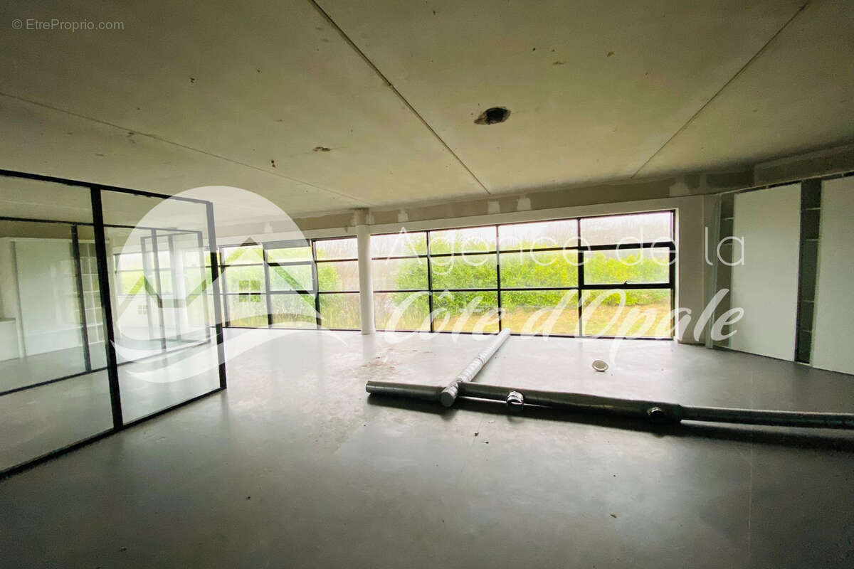 Commerce à HESDIN-L'ABBE