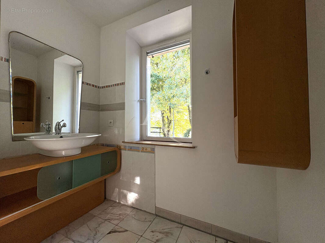 Maison 5 pièces - 3 chambres - LES VELLUIRE SUR VENDEE - photo 6