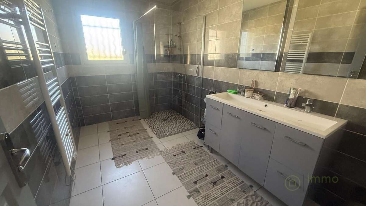 Maison 93 m² à Chasseneuil-Sur-Bonnieure  - photo 8