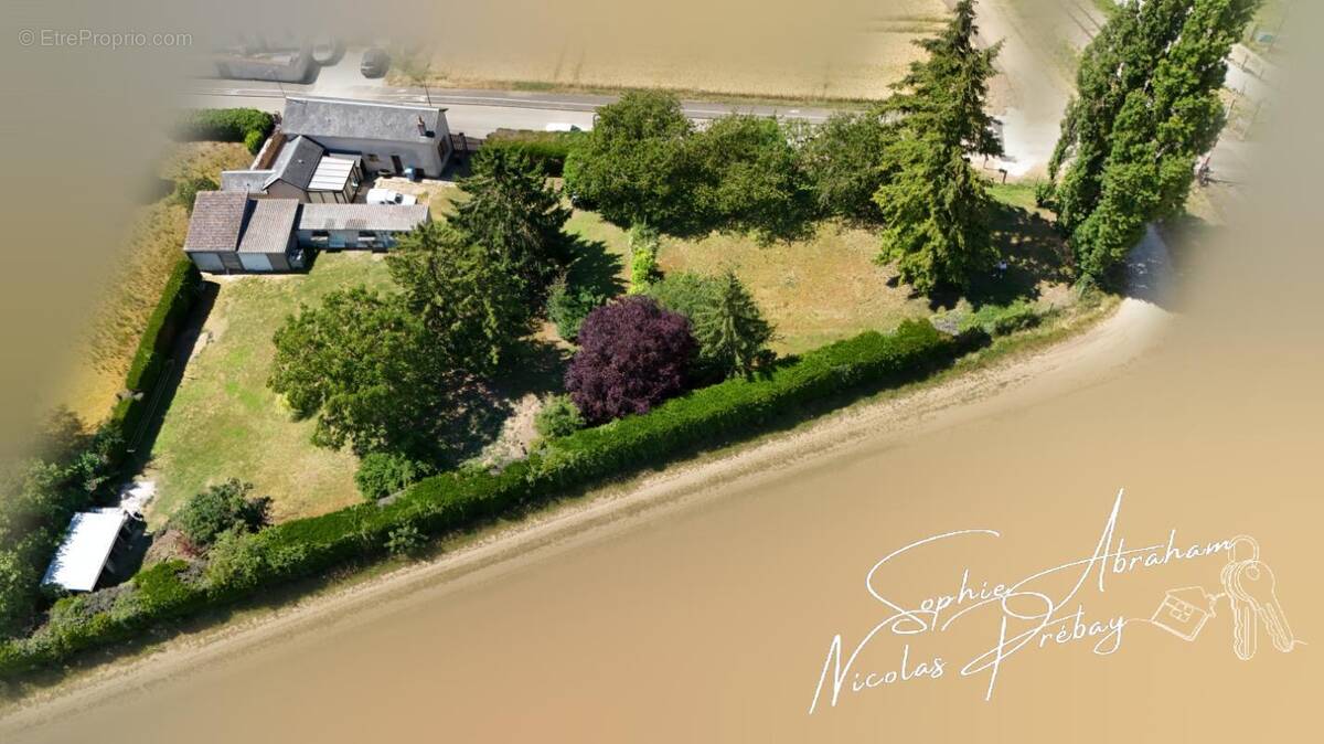 Maison avec dépendances et terrain constructible à Toury - photo 1