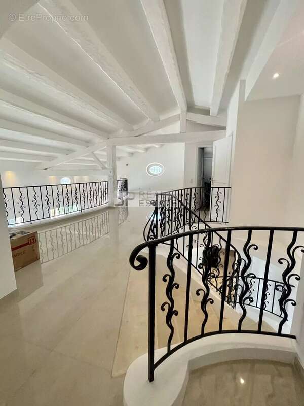 Maison à VALLAURIS