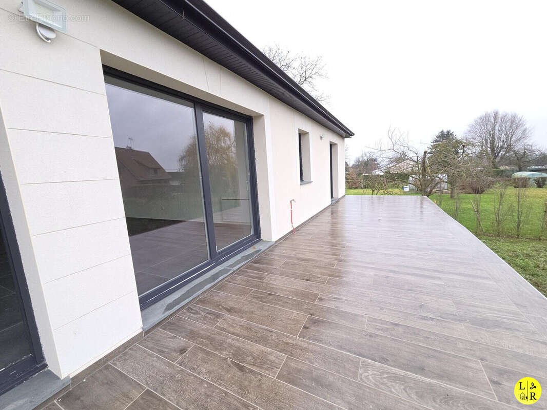 Maison à CROISILLES