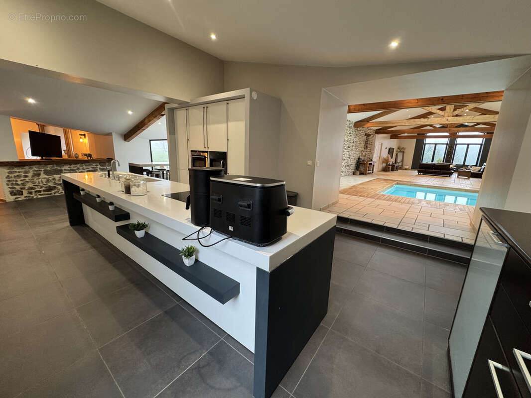 Maison à SAINT-GENEST-MALIFAUX