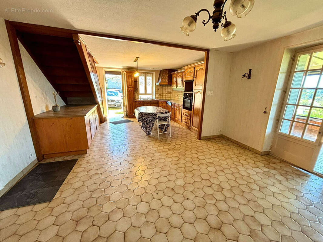 Maison à SAINT-MARTIN-D'ESTREAUX