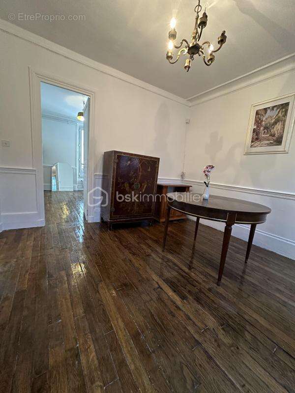 Appartement à AUBERVILLIERS