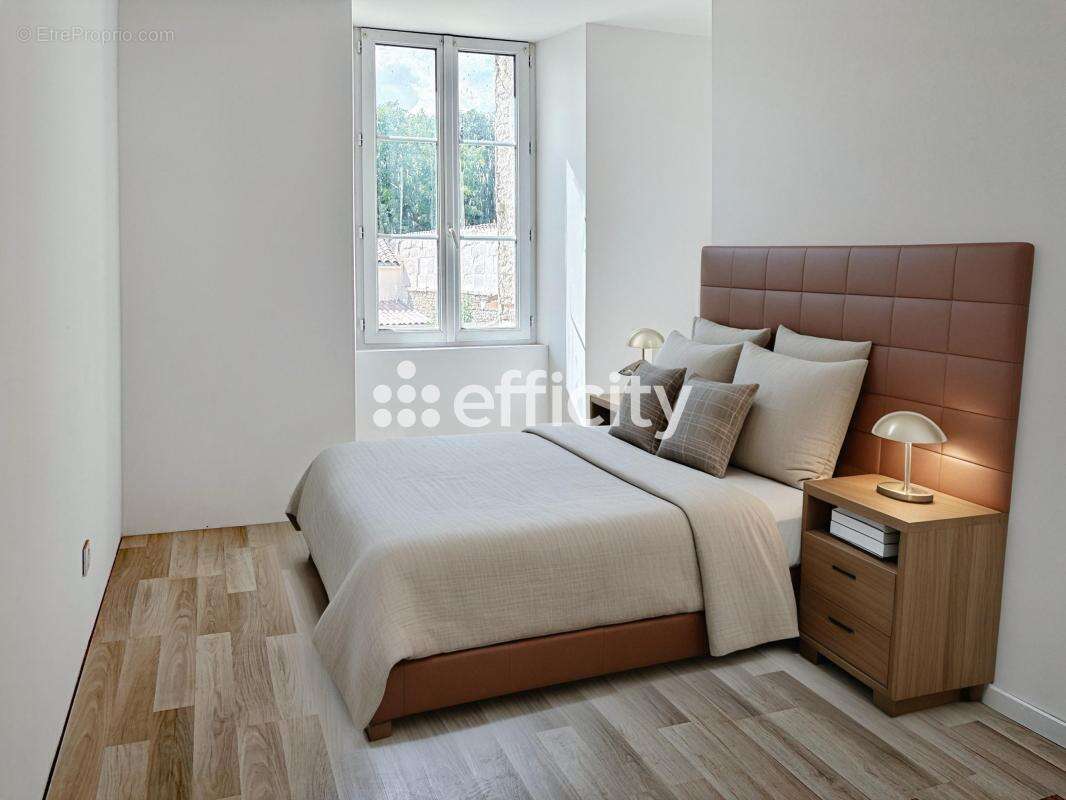 Appartement à SAINT-JEAN-D'ANGELY