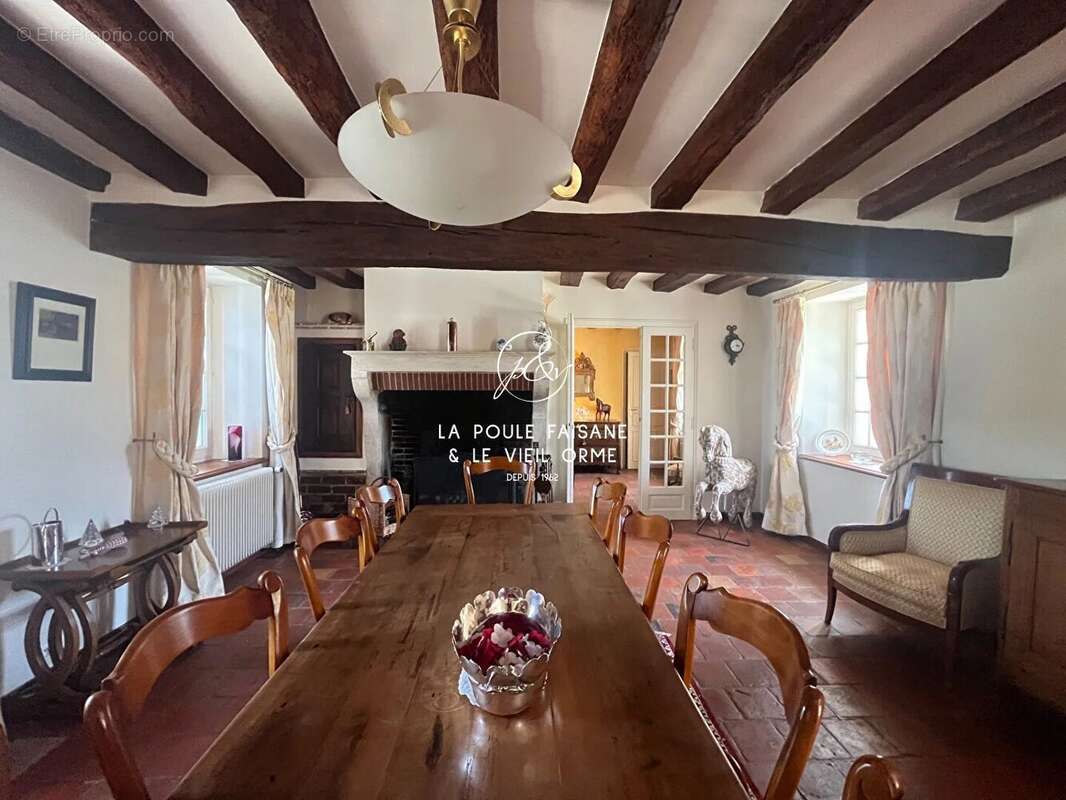 Maison à HOUDAN