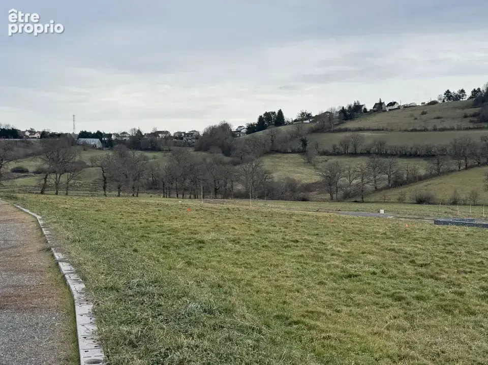 Terrain 758 m² à Aurillac  - photo 3