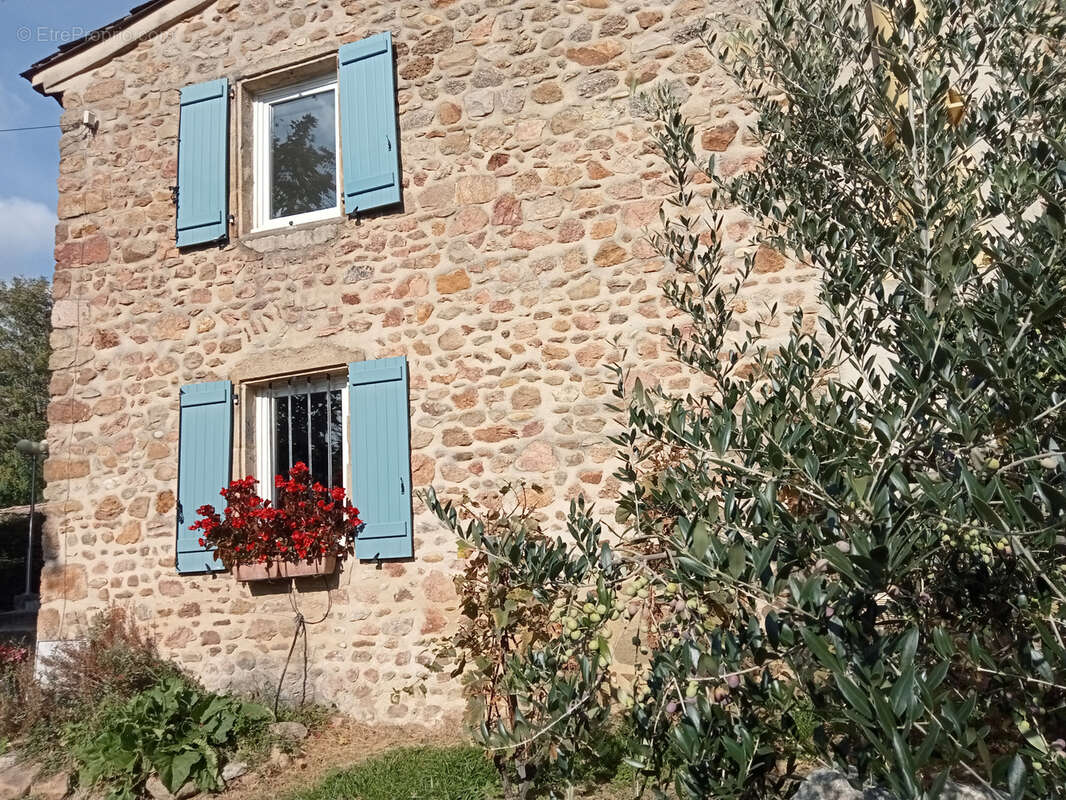 Maison à SAINT-GEORGES-LES-BAINS