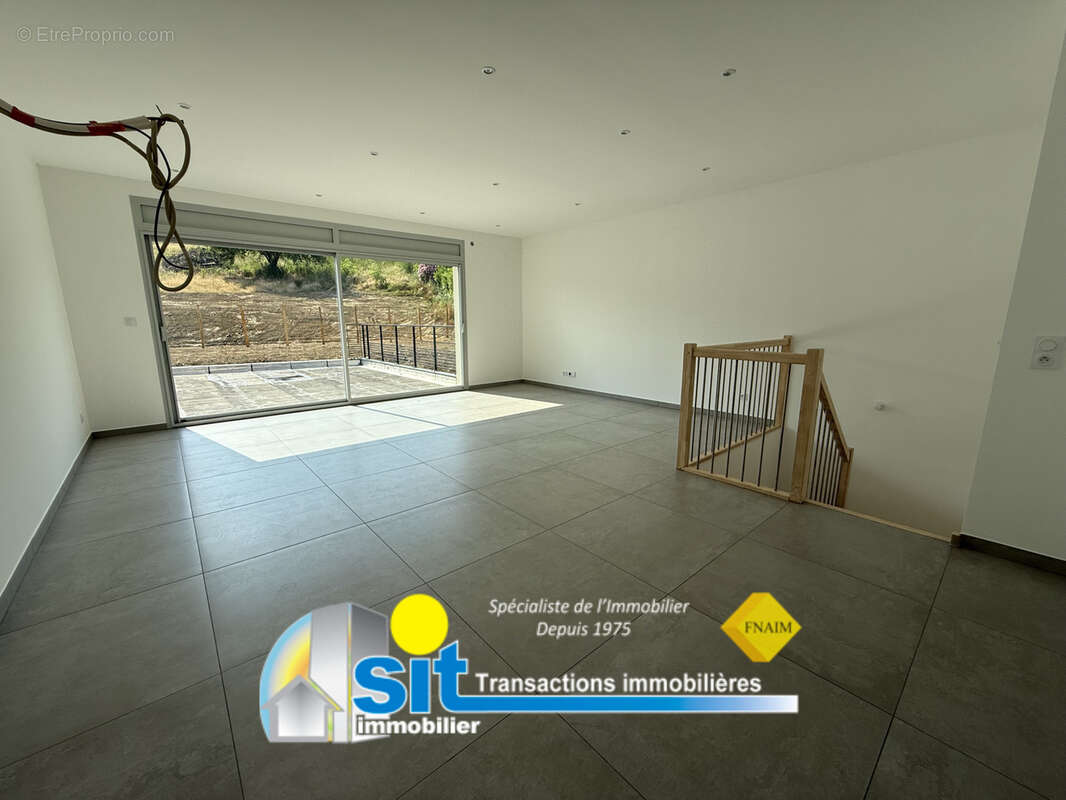 Appartement à COMMUNAY